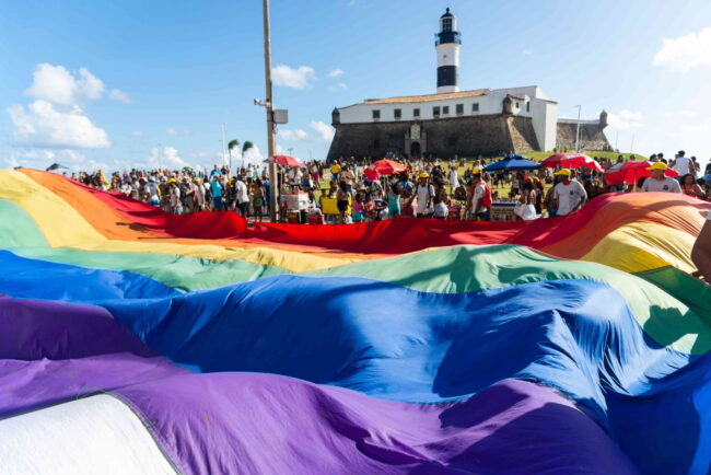 Saúde de pessoas trans exige cuidado contínuo e individualizado