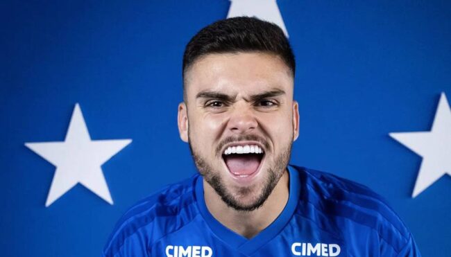 Cruzeiro anuncia contratação de atacante pretendido pelo bahia
