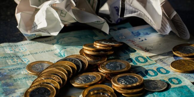 Economia cresce 0,7% em maio, puxada por consumo das famílias, diz fgv