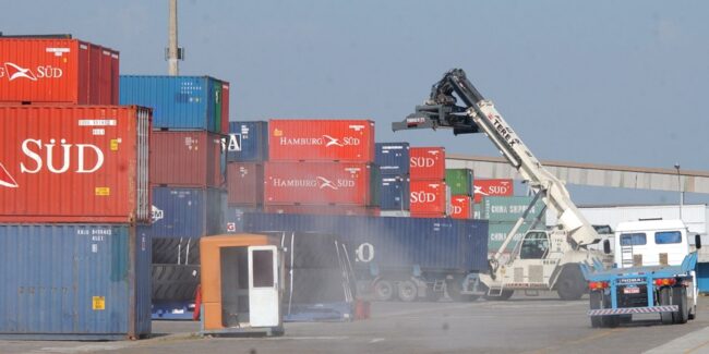 Exportações aos eua crescem pela primeira vez após tarifaço de trump
