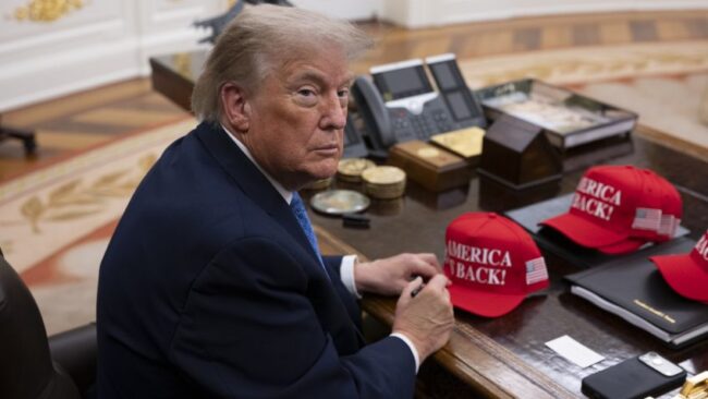 Flórida renomeia aeroporto de palm beach em homenagem a trump