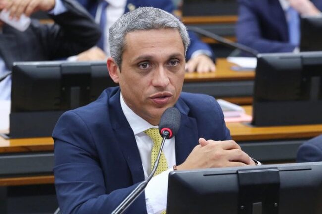 Gayer pede que mauro vieira explique posição do brasil sobre venezuela