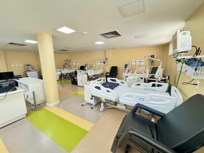 Governo inaugura leitos de uti e credencia hospital em luís eduardo magalhães