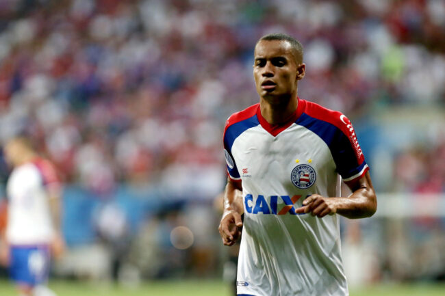 Lateral ex-bahia acerta com o botafogo após virar ídolo na dinamarca