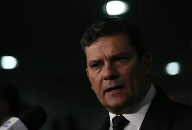 Moro diz que lula é adversário em comum com bolsonaro e reforça apoio a flávio em 2026