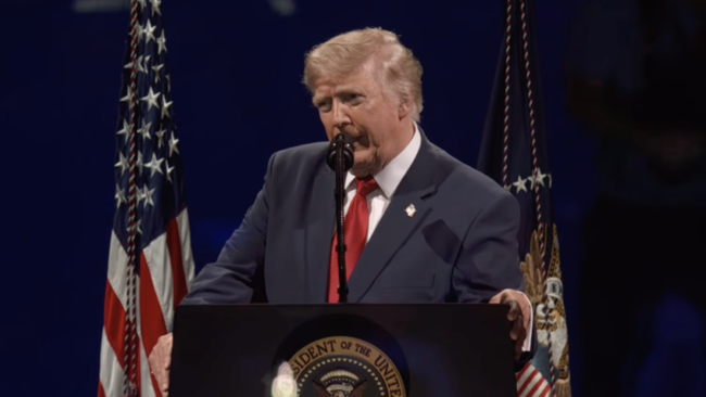 No 4 de julho, trump critica comunismo e cita 3º mandato