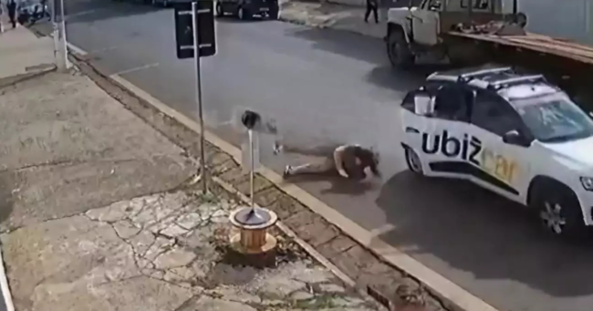 Passageira se joga de carro de aplicativo em movimento, por não querer pagar valor de apenas r$ 10,00 – imprensa bahia