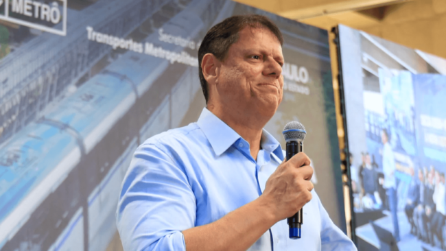 Tarcísio é aprovado por 63% e desaprovado por 32% em sp
