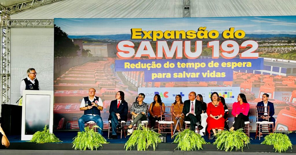 Bahia universaliza cobertura do samu com entrega de 35 novas ambulâncias