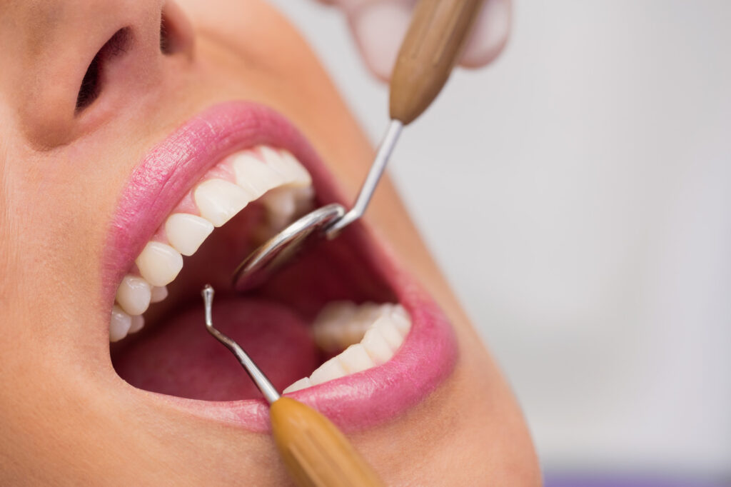 Conselho profissional faz alerta para falsas promessas da odontologia