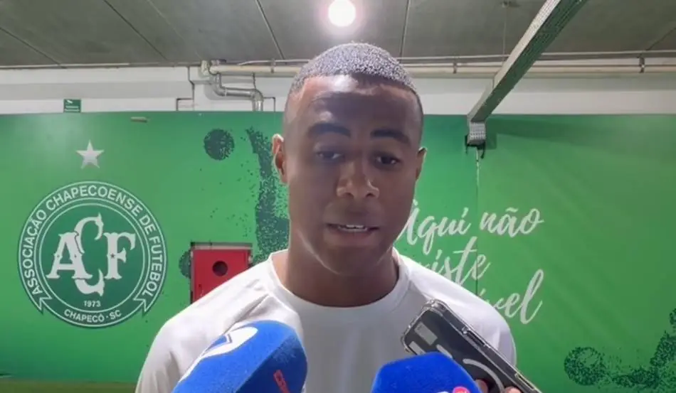 Erick revela cobrança maior após novo tropeço e vê triunfo no ba-vi como obrigação