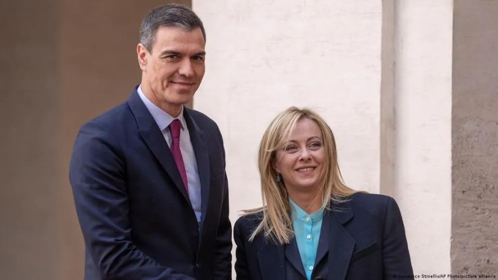 Espanha retalia itália com controle migratório recíproco