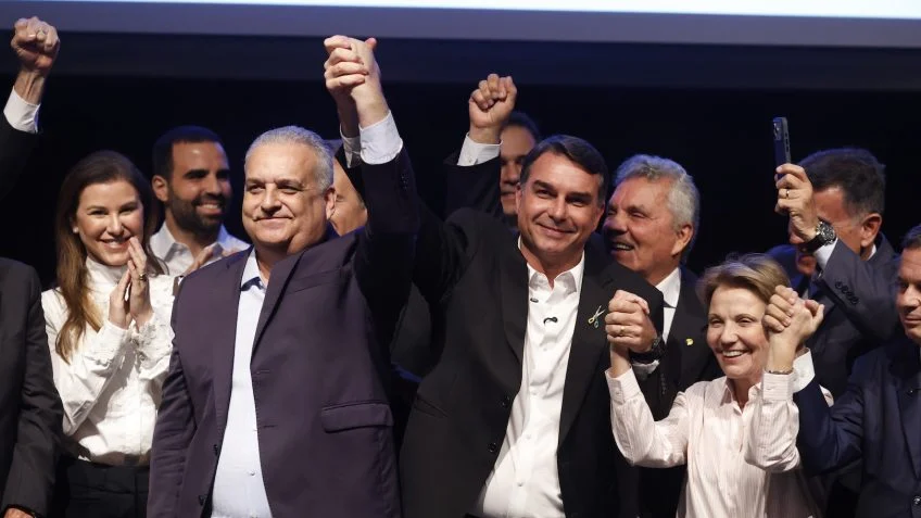 Flávio posta vídeo apresentando vice: “o terror do lulinha”