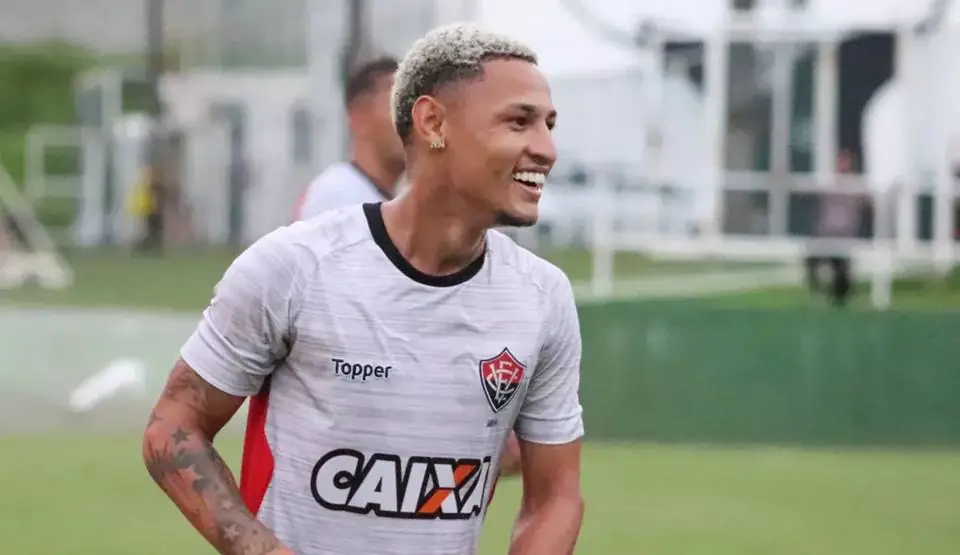 Neilton revela torcida pelo vitória contra o botafogo e recorda ‘ano mágico’