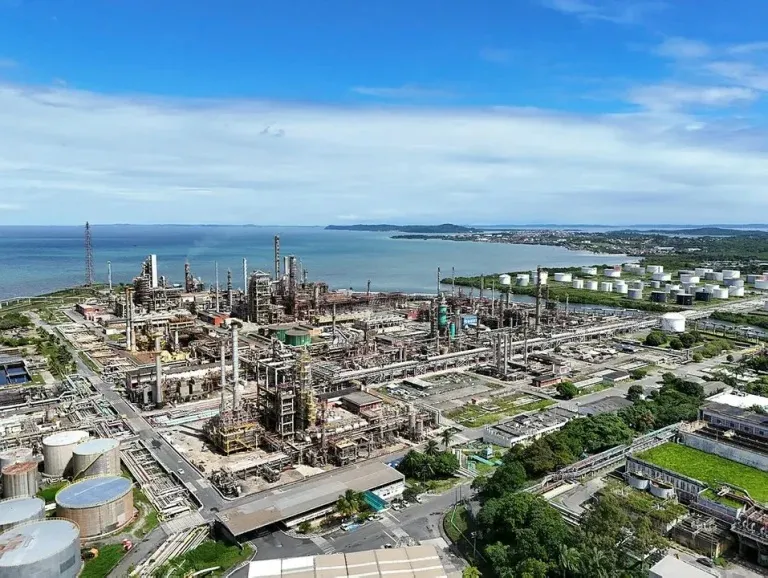 Petrobras mantém negociação por refinaria mataripe