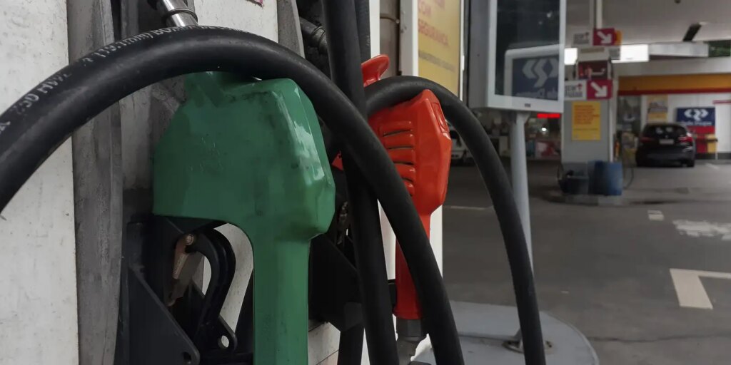 Segunda maior refinaria do país reduz preço da gasolina em 11,3%