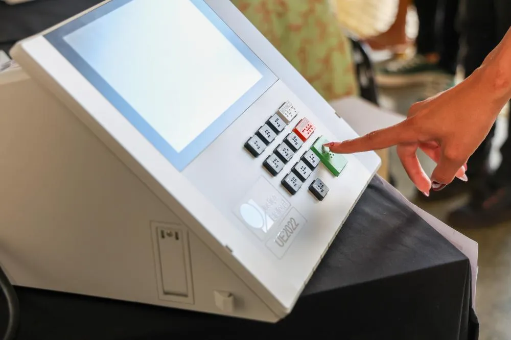 Tse aprova regulamentação para o uso de inteligência artificial durante a campanha eleitoral de 2026