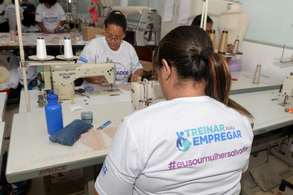 Treinar para empregar ultrapassa marca de 10 mil pessoas qualificadas em salvador em 2026 – prefeitura municipal de salvador