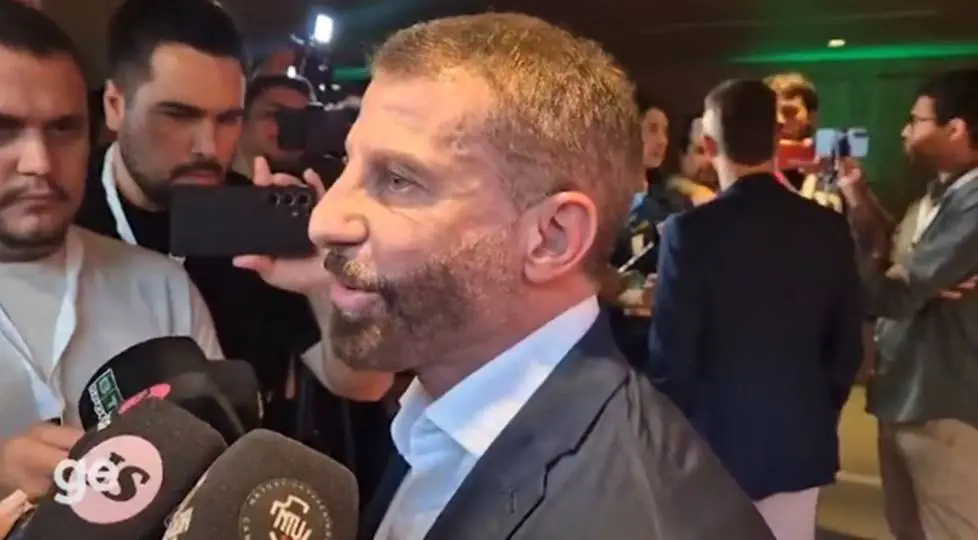 “vitória tem sido um adversário muito duro para o vasco”, diz pedrinho