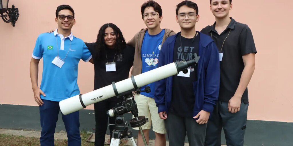 Olimpíada de astronomia no vietnã tem cinco estudantes brasileiros