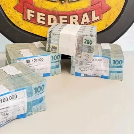 Polícia federal apreende r$ 500 mil em espécie com presidente de partido