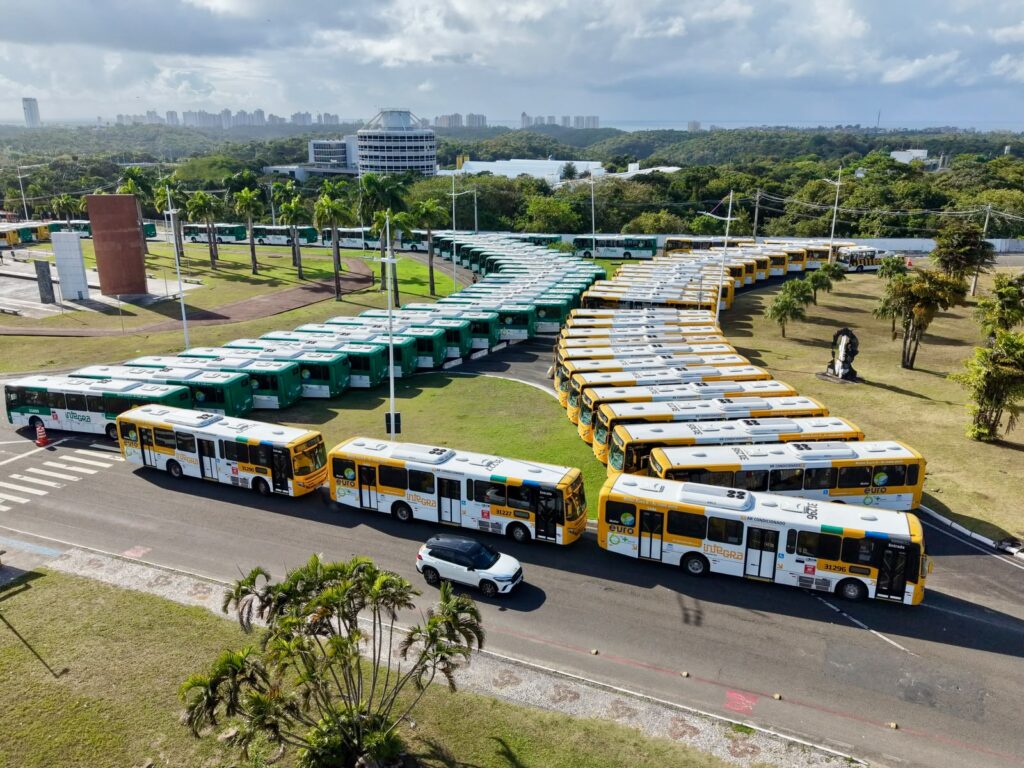 Prefeitura inicia entrega de 700 novos ônibus com ar-condicionado na maior renovação de frota da história de salvador