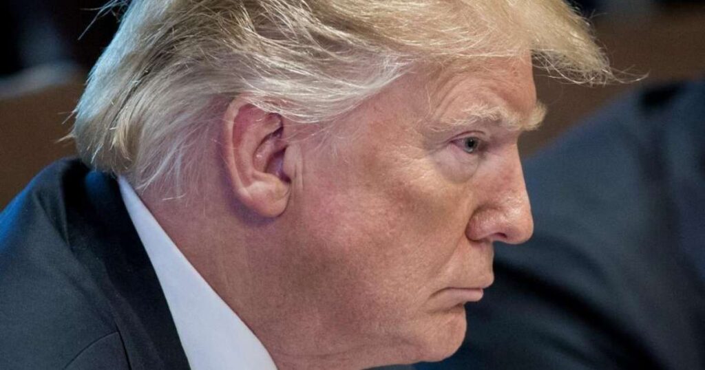Trump barra jornalistas da casa branca e gera crise — bnt online