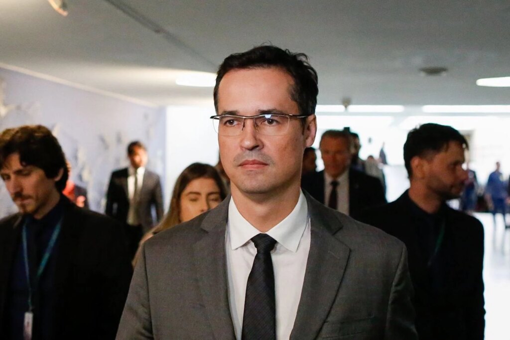 Campanha de flávio escala deltan para analisar documentos de lula