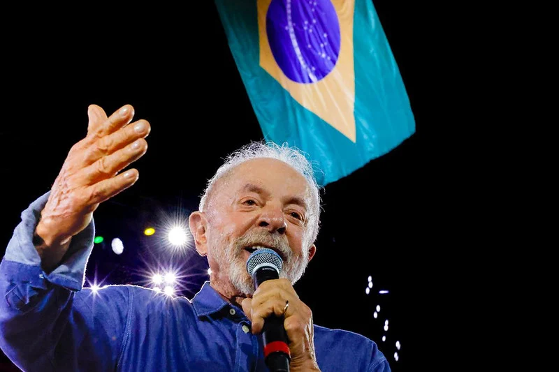 Campanha de lula acusa meta de tentar interferir nas eleições