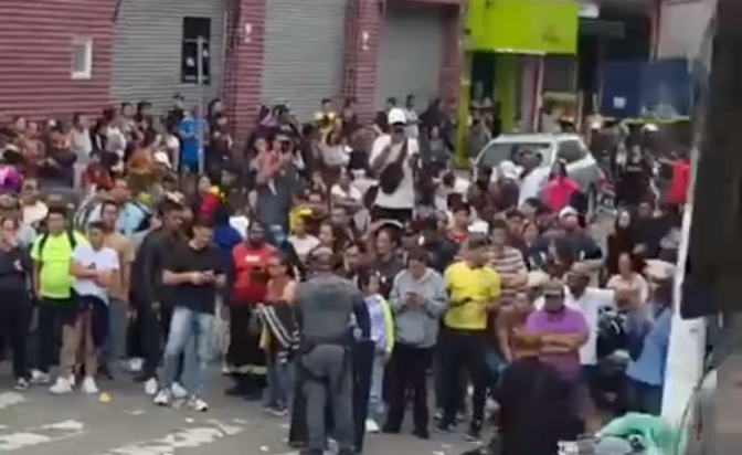 Dono de loja no brás pede desculpa após tumulto por promoção de tv a r$ 20