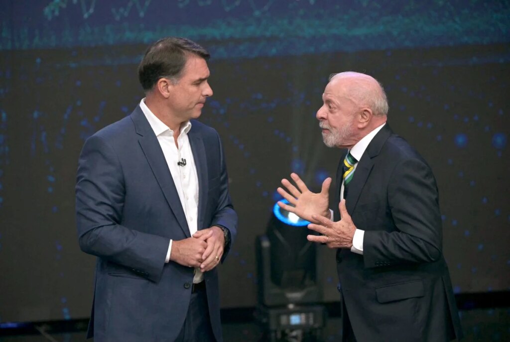 Flávio x lula: imprensa estrangeira vê debate vazio e cheio de ataques