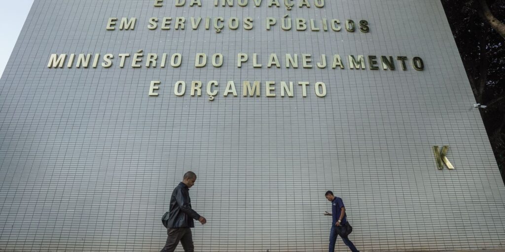 Governo pretende realocar r$ 20 bilhões no orçamento de 2027