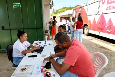 Hemoba leva hemóvel para salvador, região metropolitana e interior da bahia em outubro