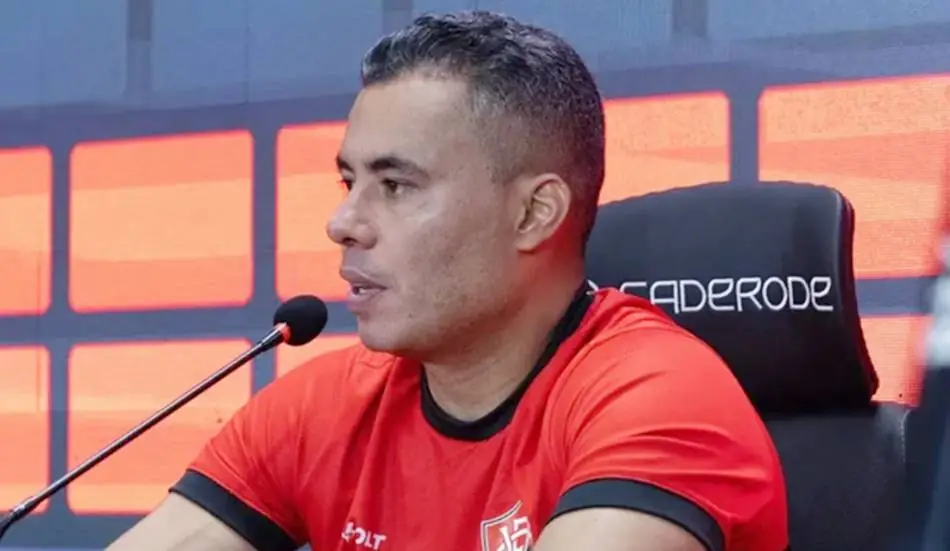 Jair ventura diz não ter respostas para jejum do vitória fora de casa