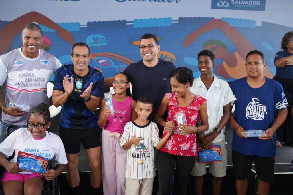 Prefeitura de salvador entrega kits de natação e inicia novo ciclo de atividades da arena aquática – prefeitura municipal de salvador